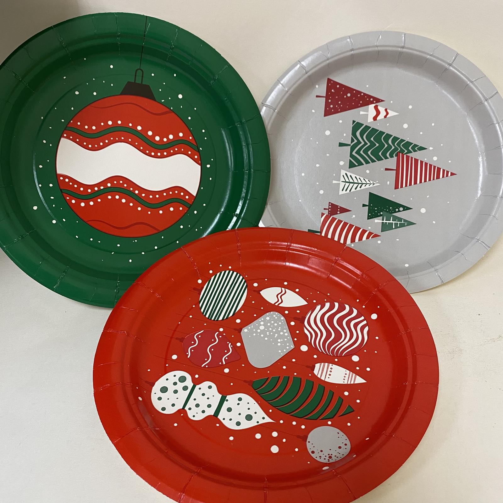 Тарелка бумажная  230 мм "Новогодний Микс, 50 штук/упак.