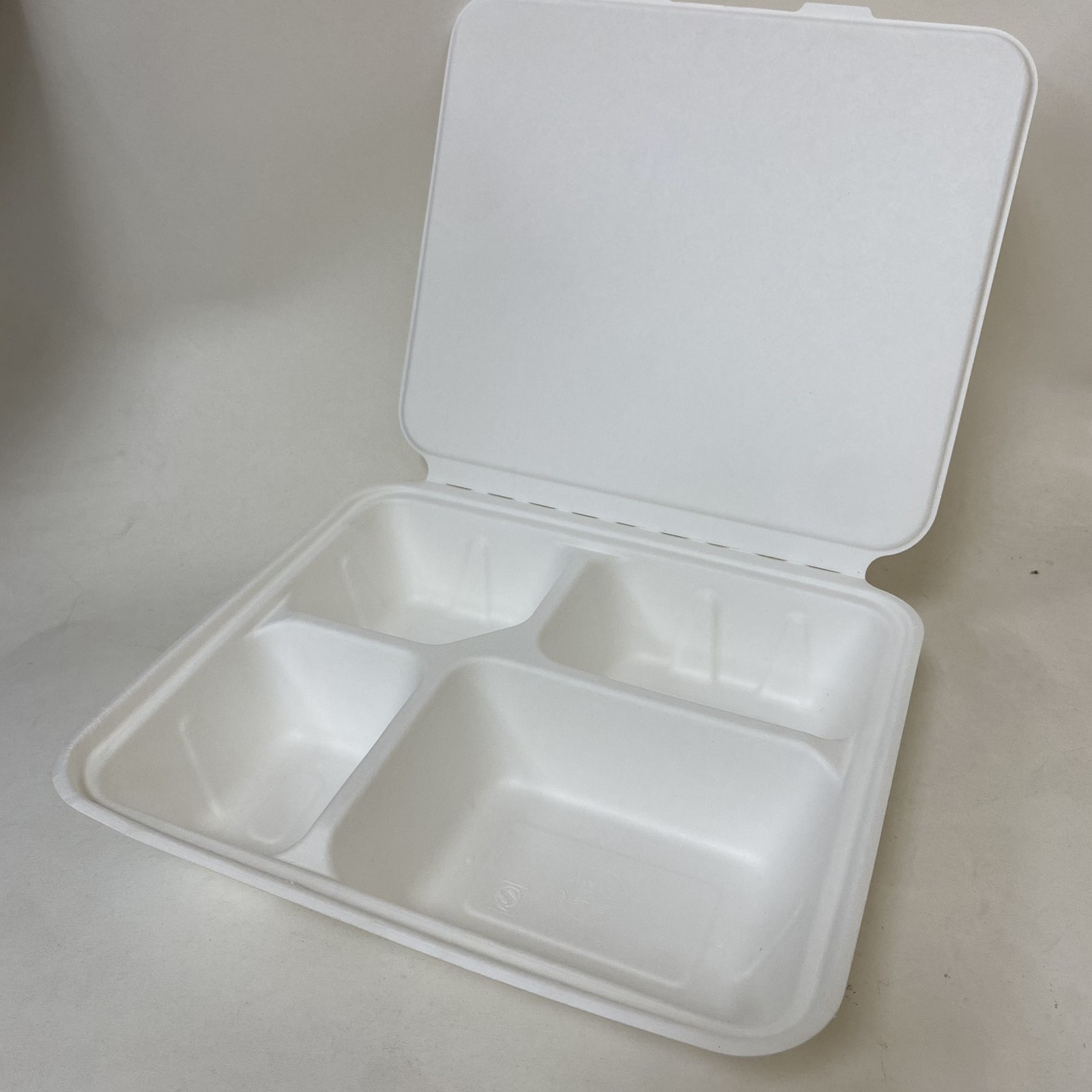 Ланч-бокс 4-секционный  из сахарного тростника, 50 штук/упак.