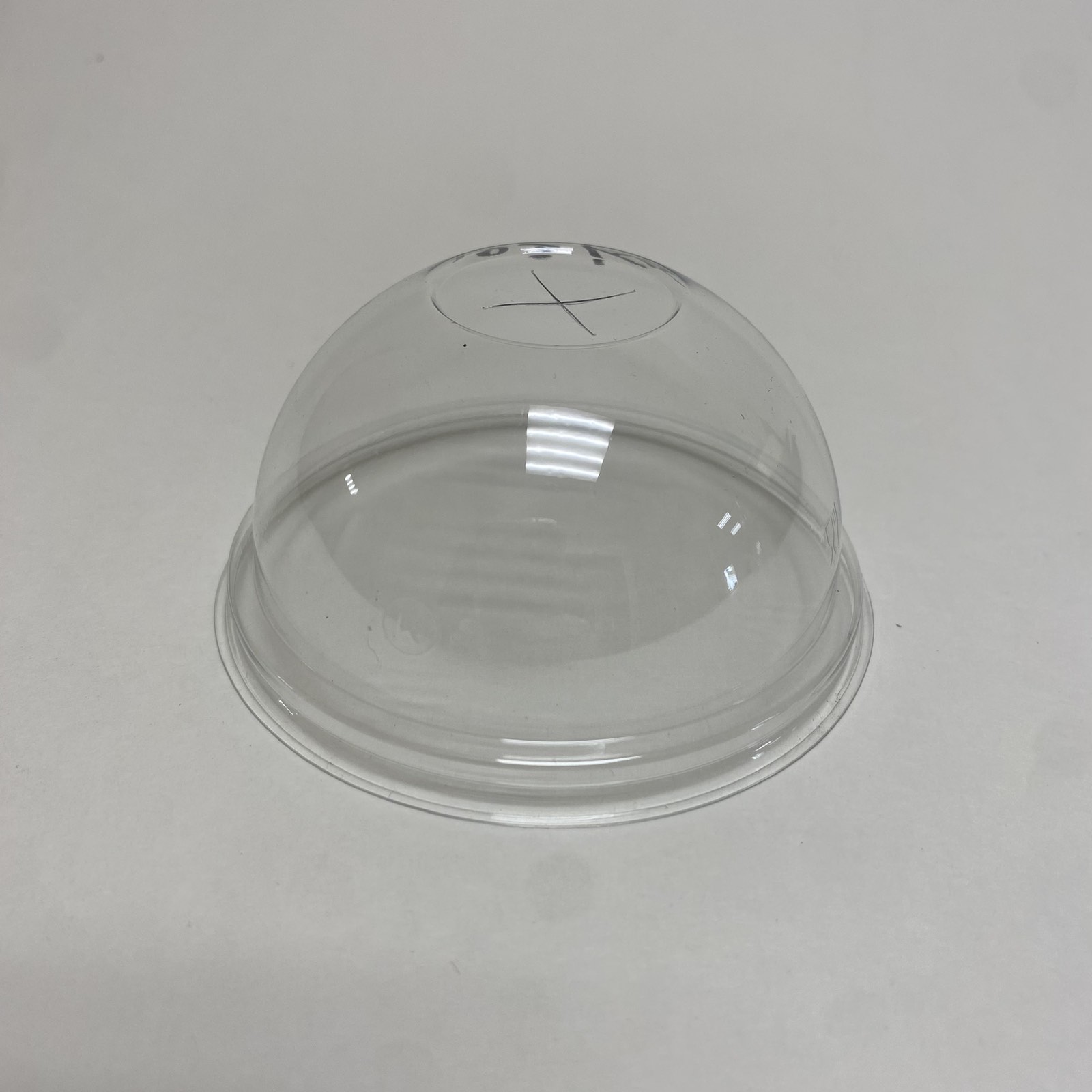 Крышка  для стакана купольная 90 мм с просечкой для трубочки, прозрачная, 100 штук/упак.