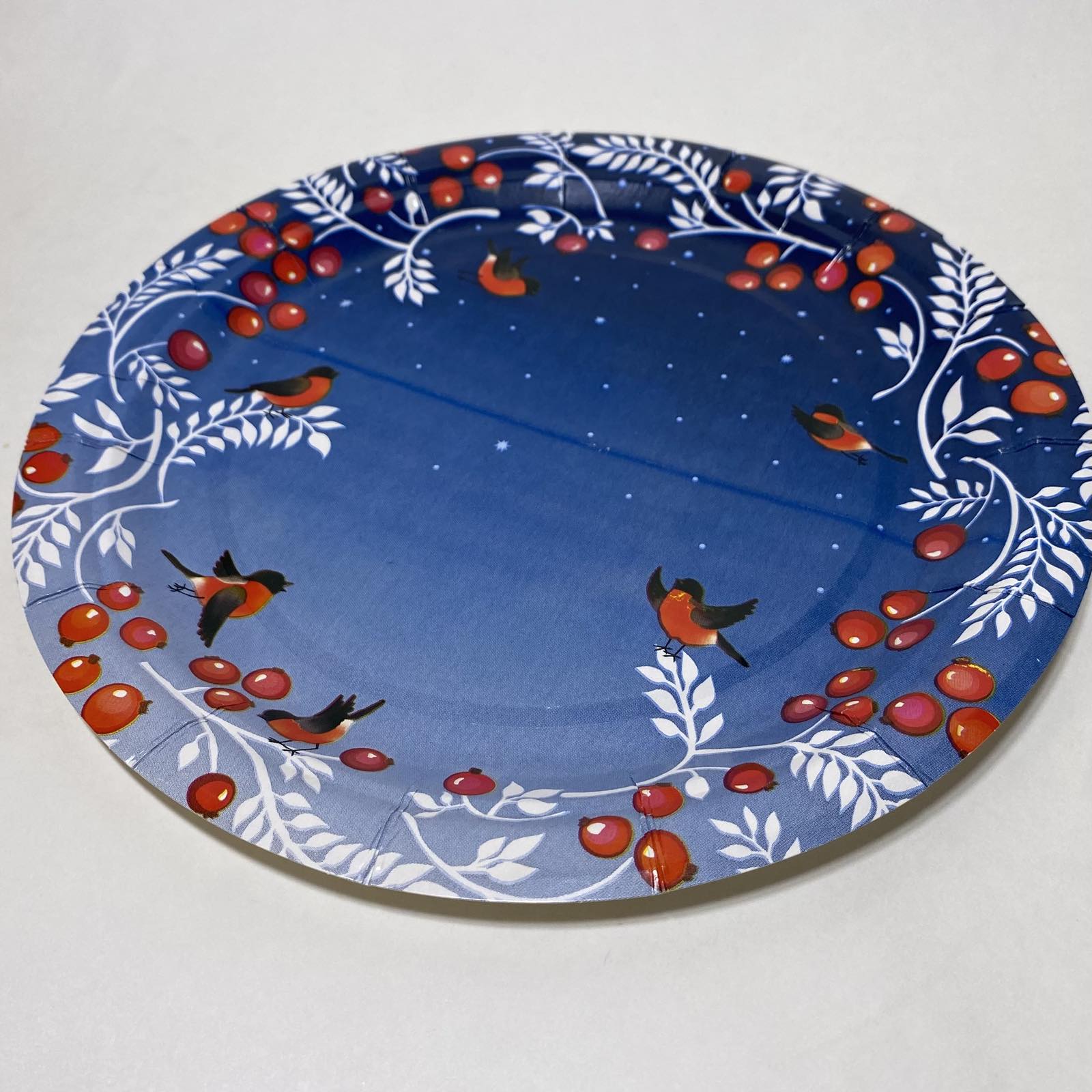 Тарелка бумажная  230 мм "Снегири", 50 штук/упак.