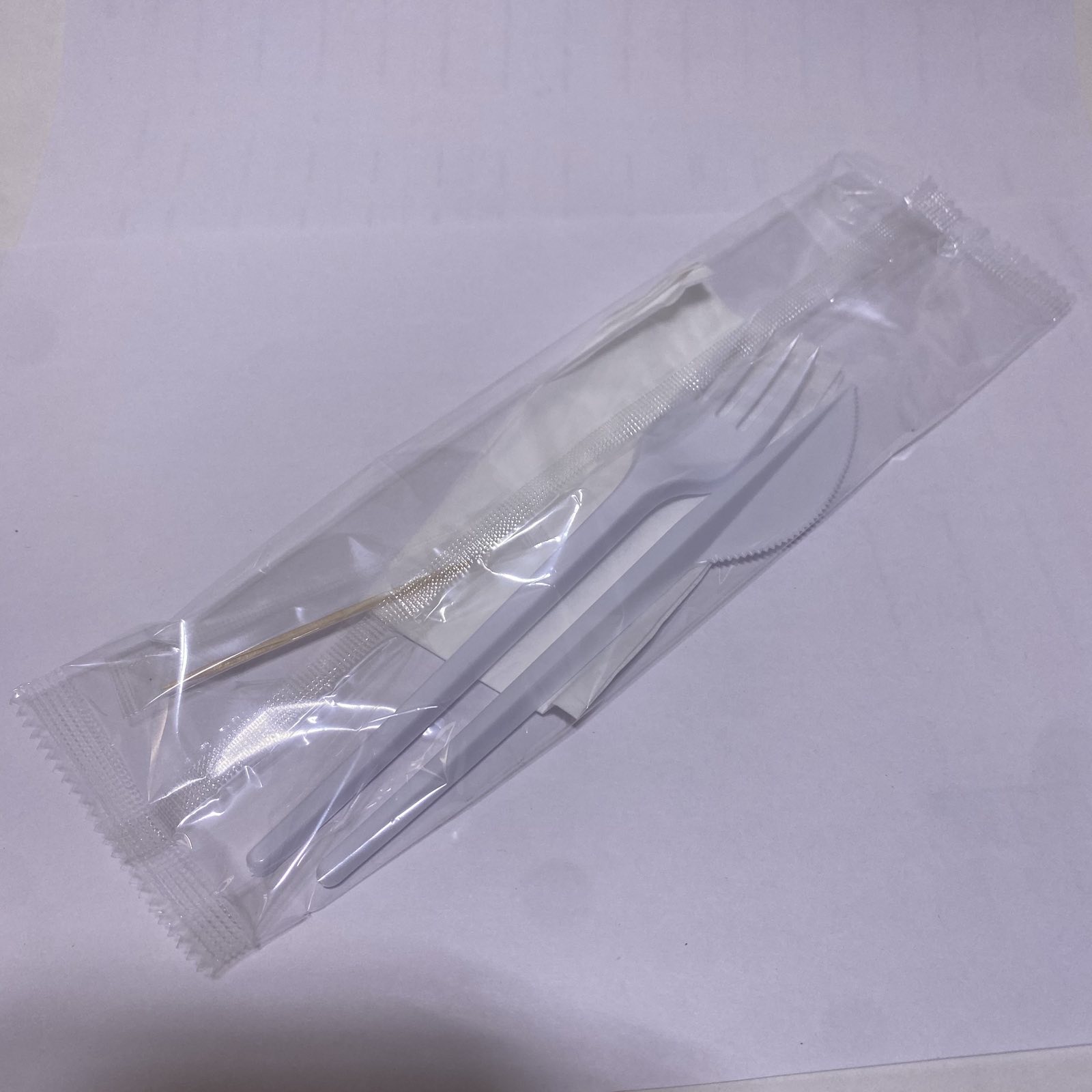 Комплект №4 "Стандарт" (вилка+нож+зубочистка+салфетка) цвет белый, 300шт