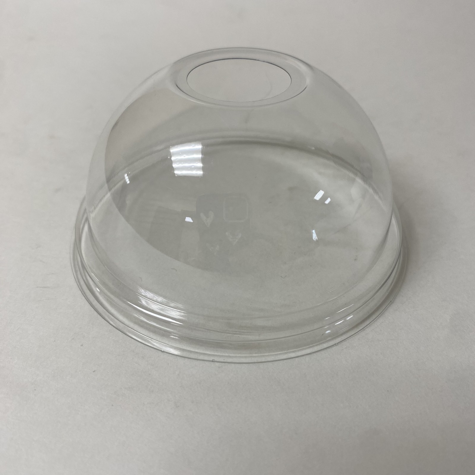 Крышка  для стакана купольная 90 мм с отверстием, прозрачная, 100 штук/упак.