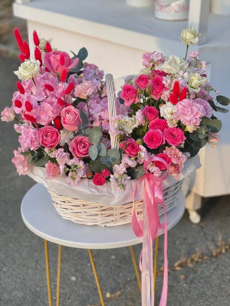 МАЛИНОВАЯ КОМПОЗИЦИЯ В КОРЗИНЕ