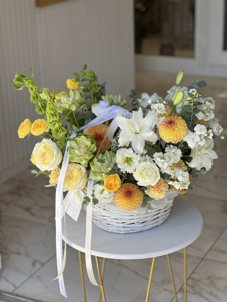 СОЛНЕЧНАЯ КОМПОЗИЦИЯ В КОРЗИНЕ