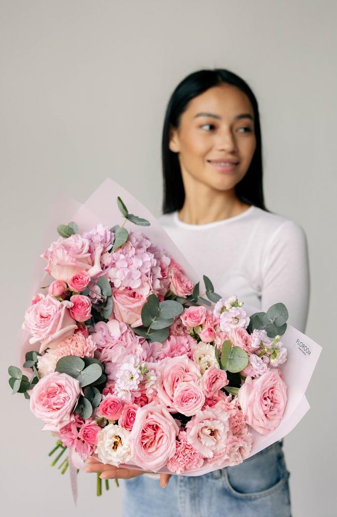 РОЗОВЫЙ БУКЕТ ДЛЯ МАМЫ