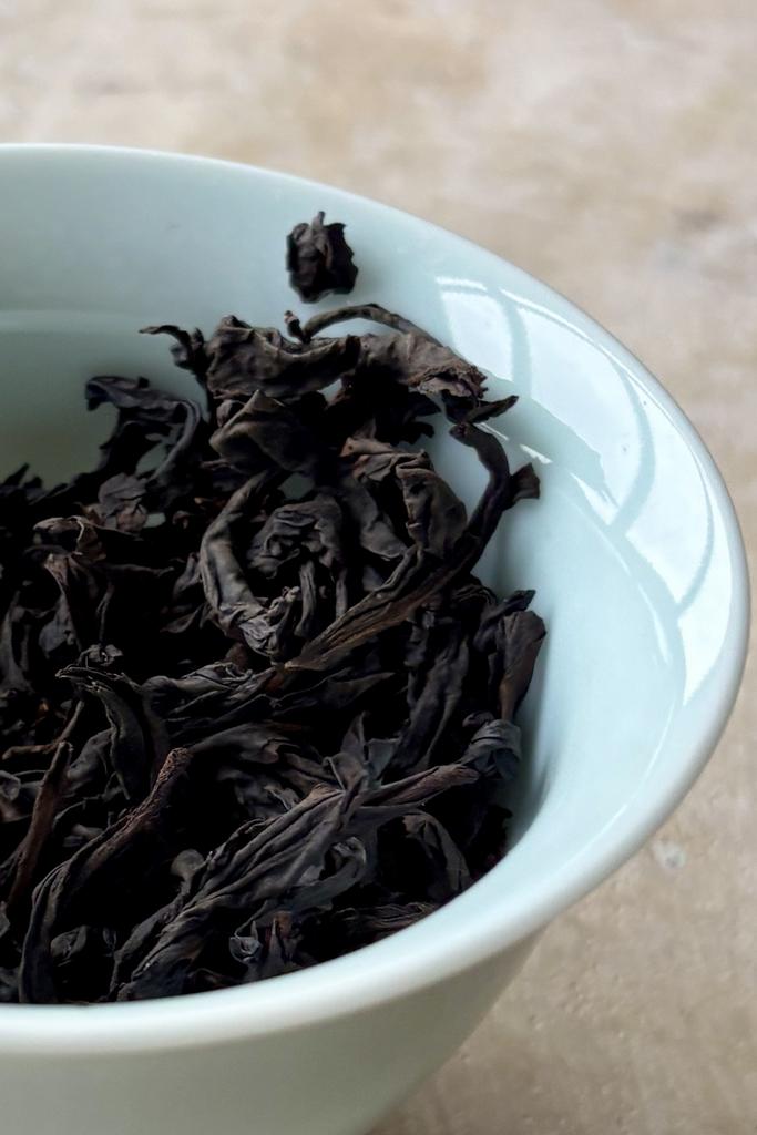 Эр Цзи Шуй Сянь 2022 — уишаньский улун сильного огня, 100 г | Tea108