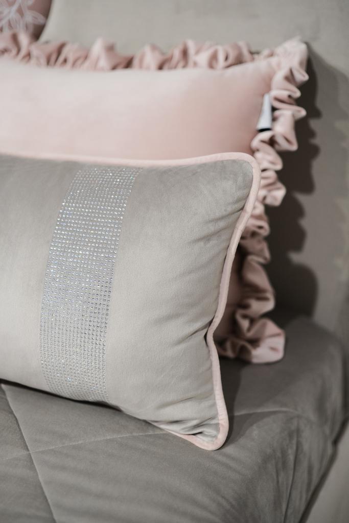 Декоративная подушка с кристаллами "Полоса"