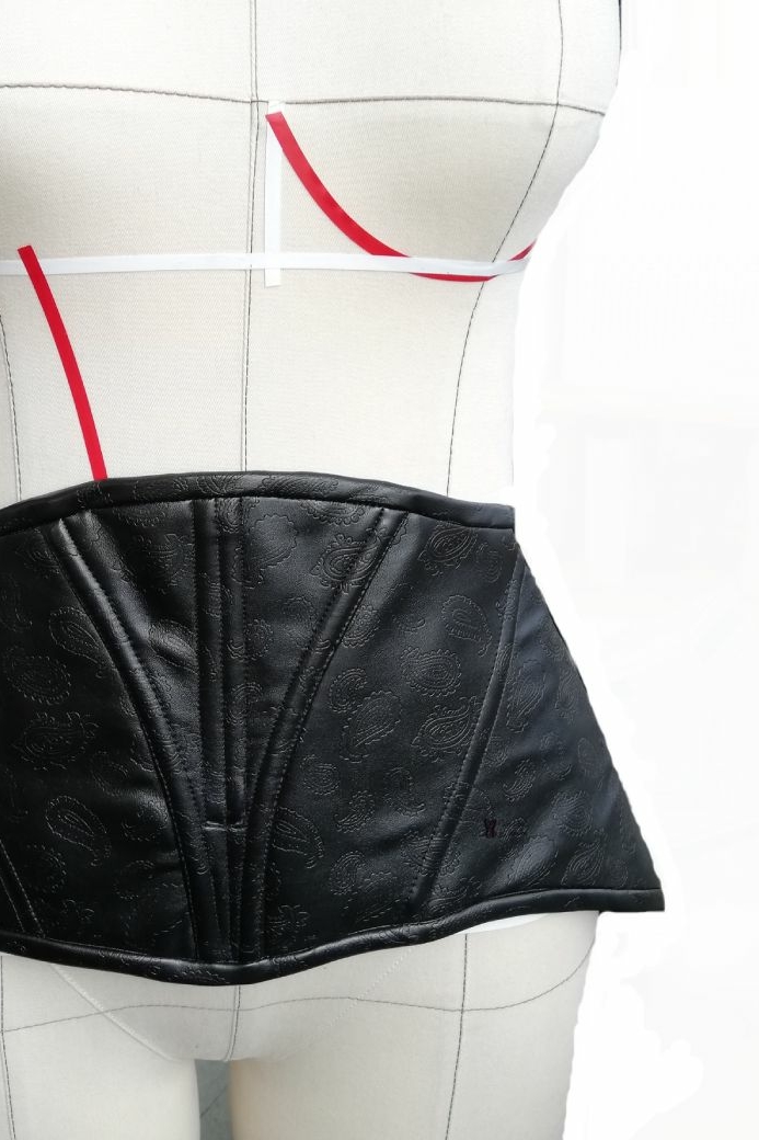 Пояс-корсет из кожи