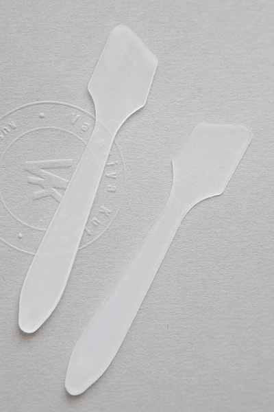 Шпатель пластиковый