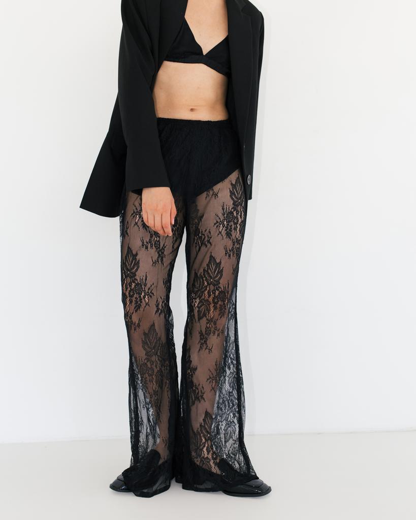 Брюки из гипюра