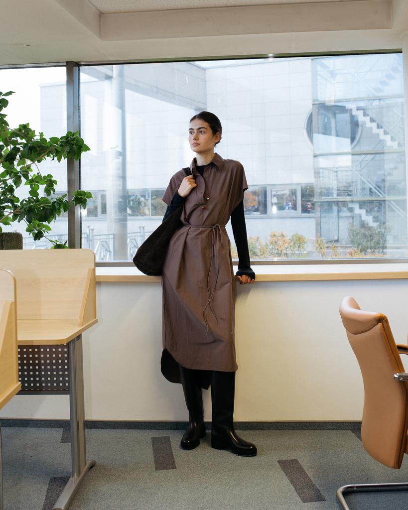 Платье с укороченным рукавом, шоколад