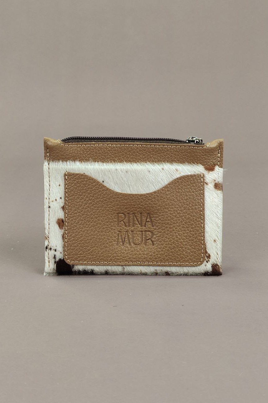 Кошелек для банковских карт, наличных и водительских документов из меха с принтом коровки