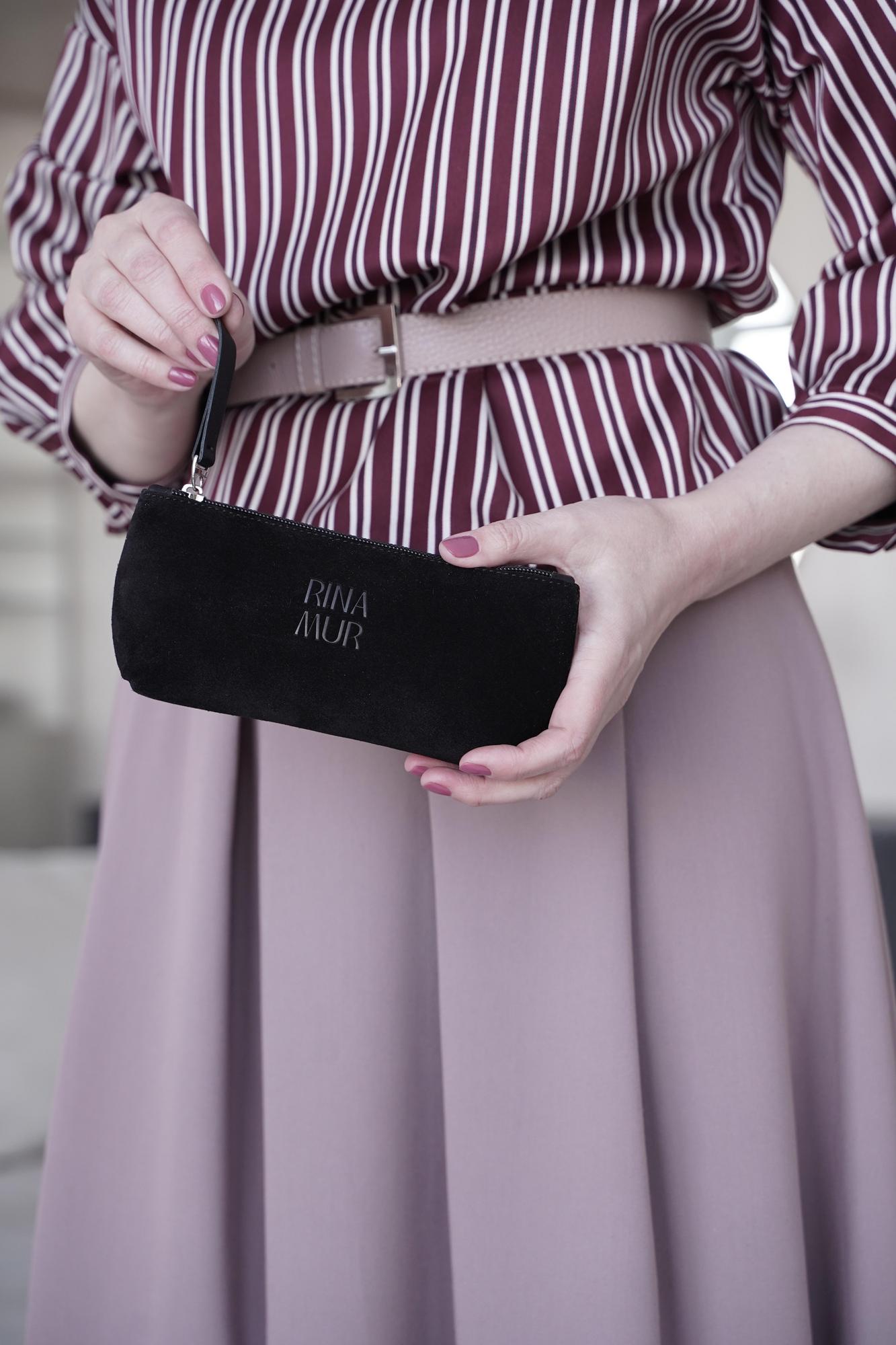 Маленькая косметичка размер S черная замша