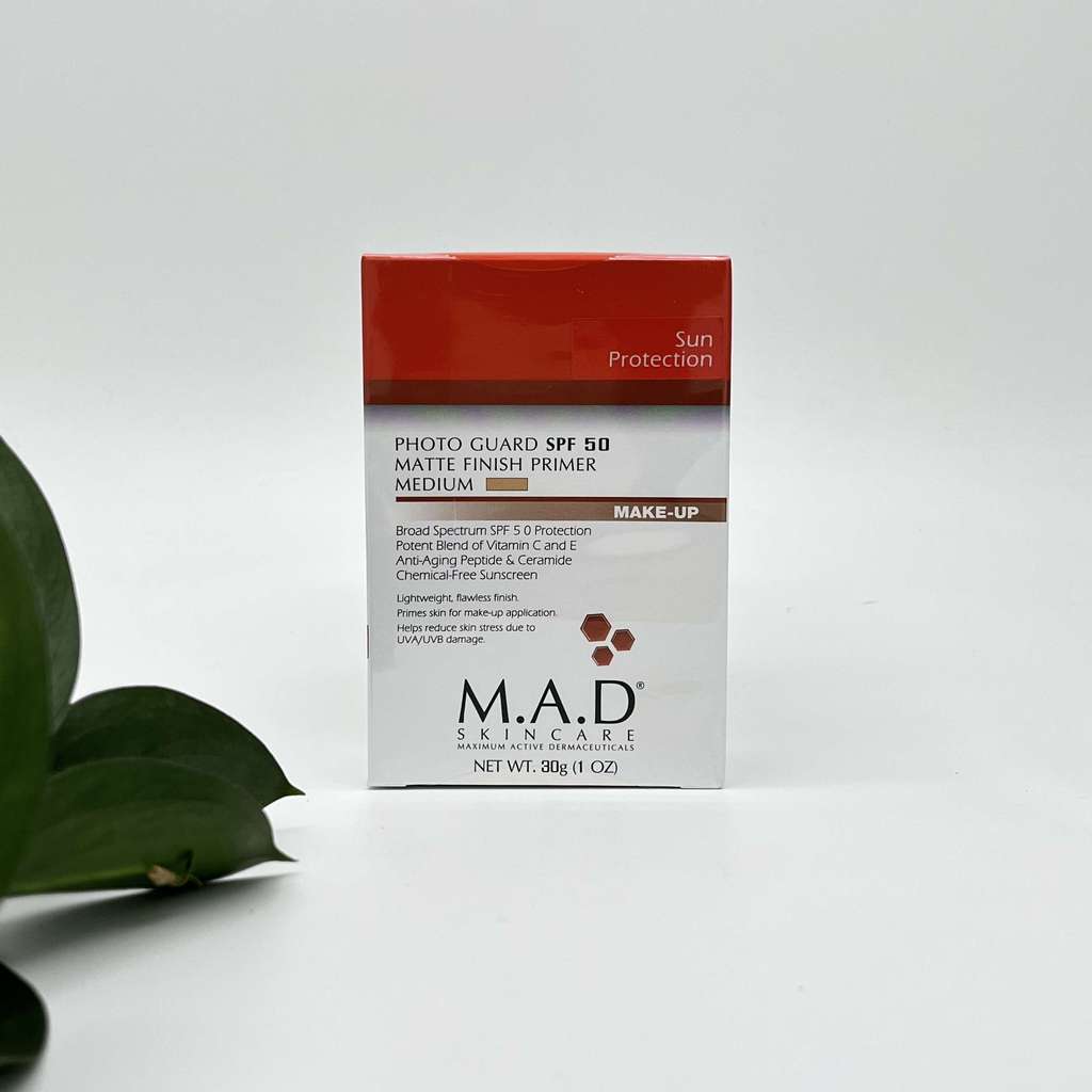 M.A.D SKINCARE Photo Guard Spf 50 Self-Adjusting Foundation  Serum - Подстраивающаяся сыворотка-основа под макияж с защитой SPF50