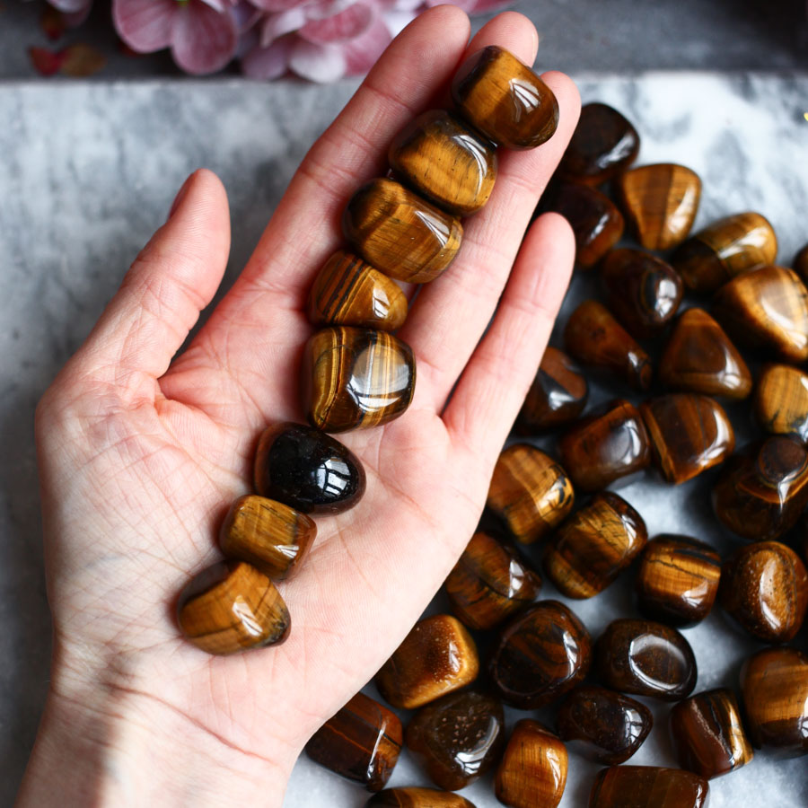 Галтовка тигрового глаза