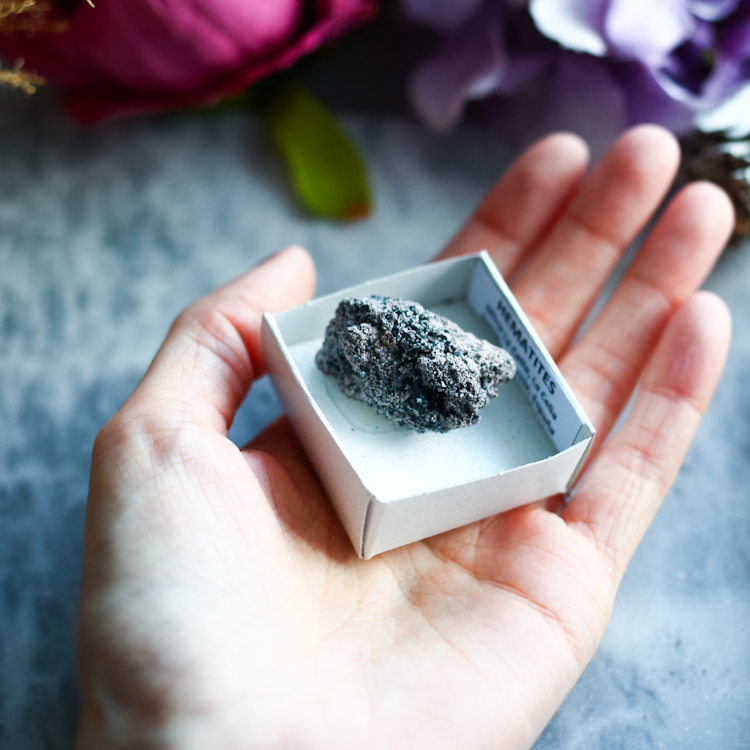 Необработанный гематит