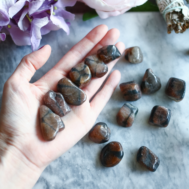 Галтовка хиастолита (андалузит)