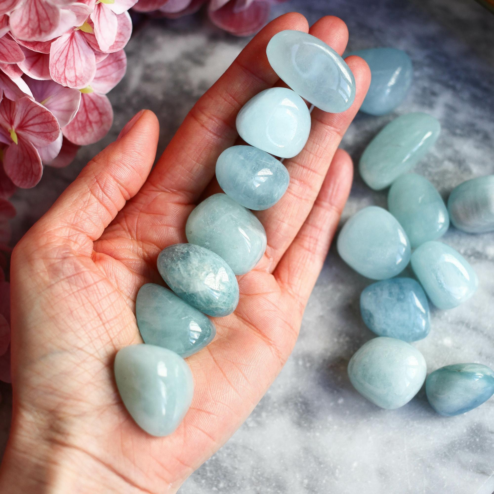 Галтовка аквамарина (голубого берилла)