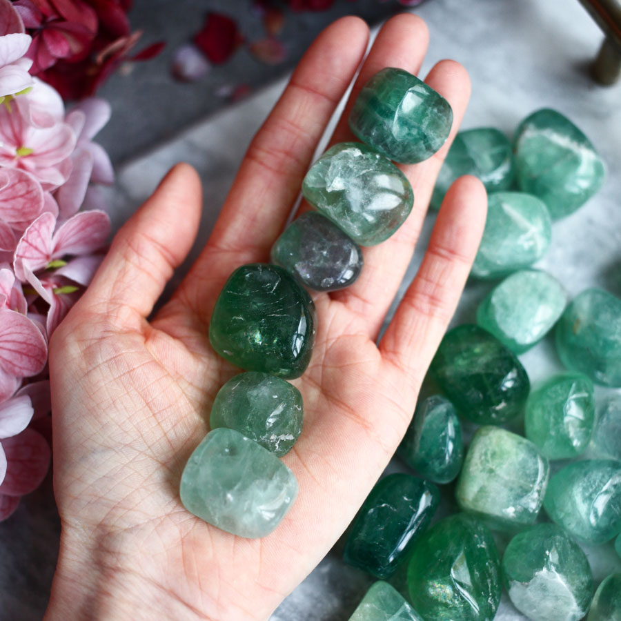 Галтовка зеленого флюорита