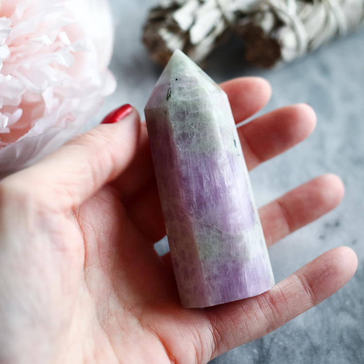 Кристалл-генератор из кунцита (сподумена)