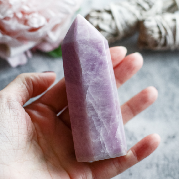 Кристалл-генератор из кунцита (сподумена)