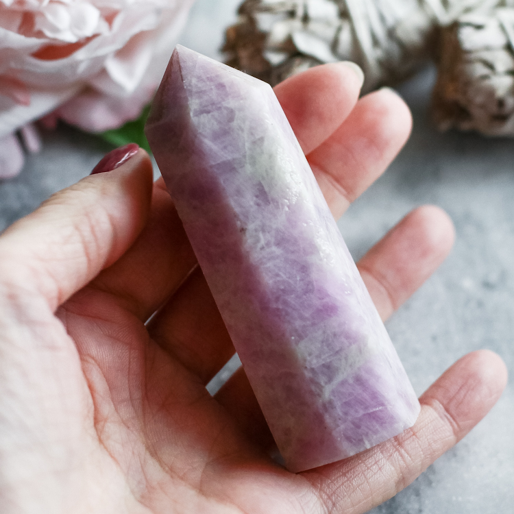 Кристалл-генератор из кунцита (сподумена)