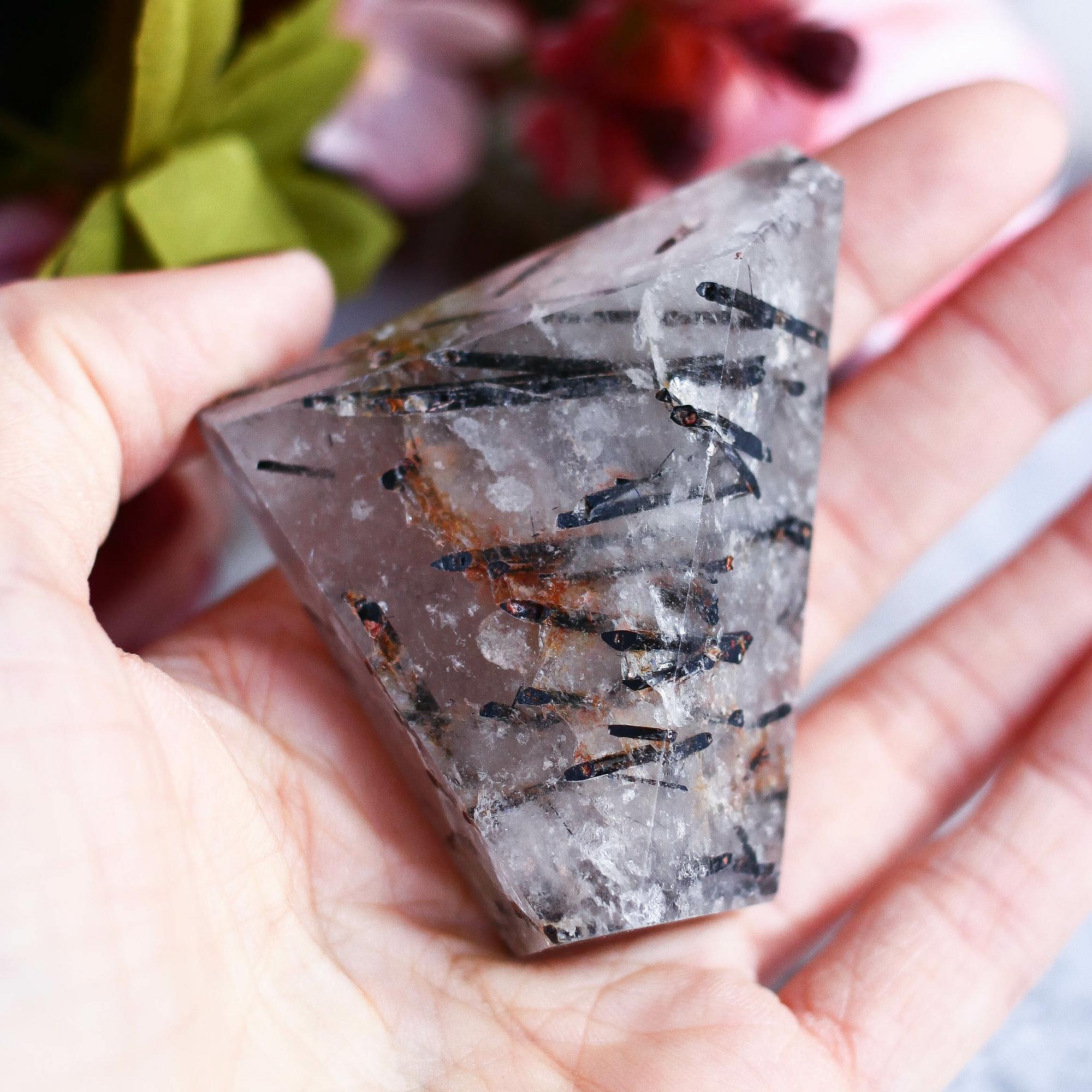 Турмалиновый кварц (кварц с шерлом) ограненный