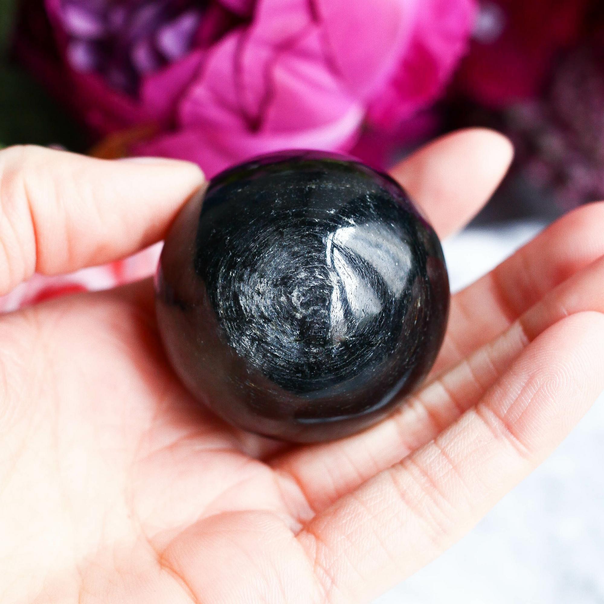 Гиперстен в форме шара