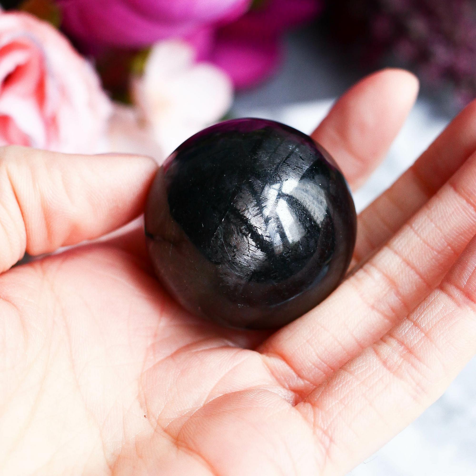 Гиперстен в форме шара