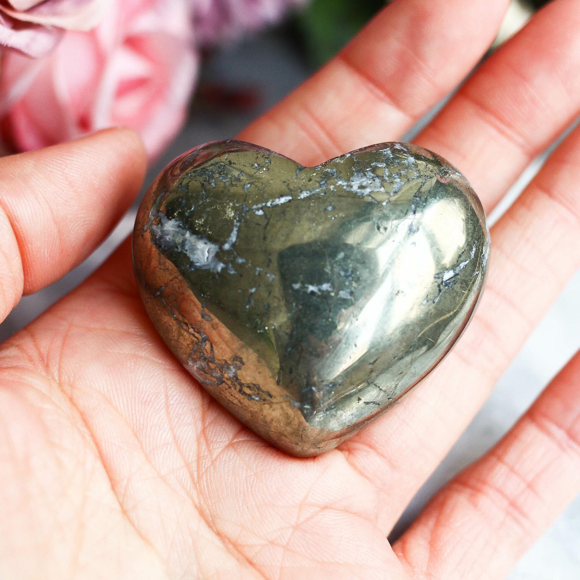 Пирит в форме сердца