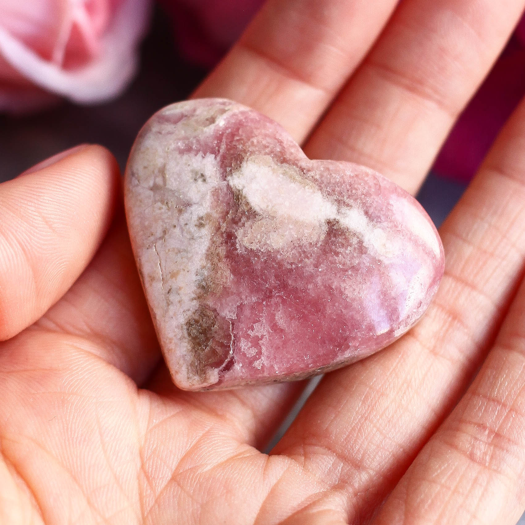 Родохрозит в форме сердца