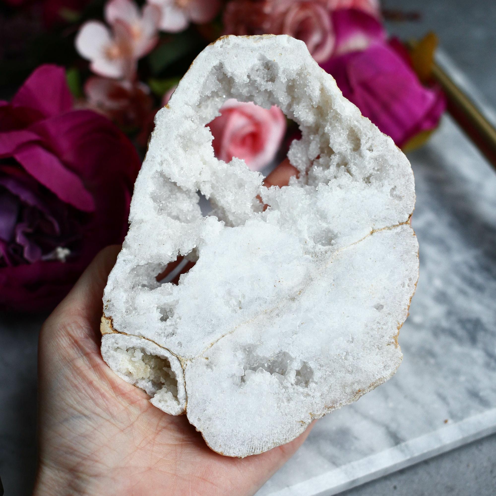 Срез жеоды кварца с кристаллами