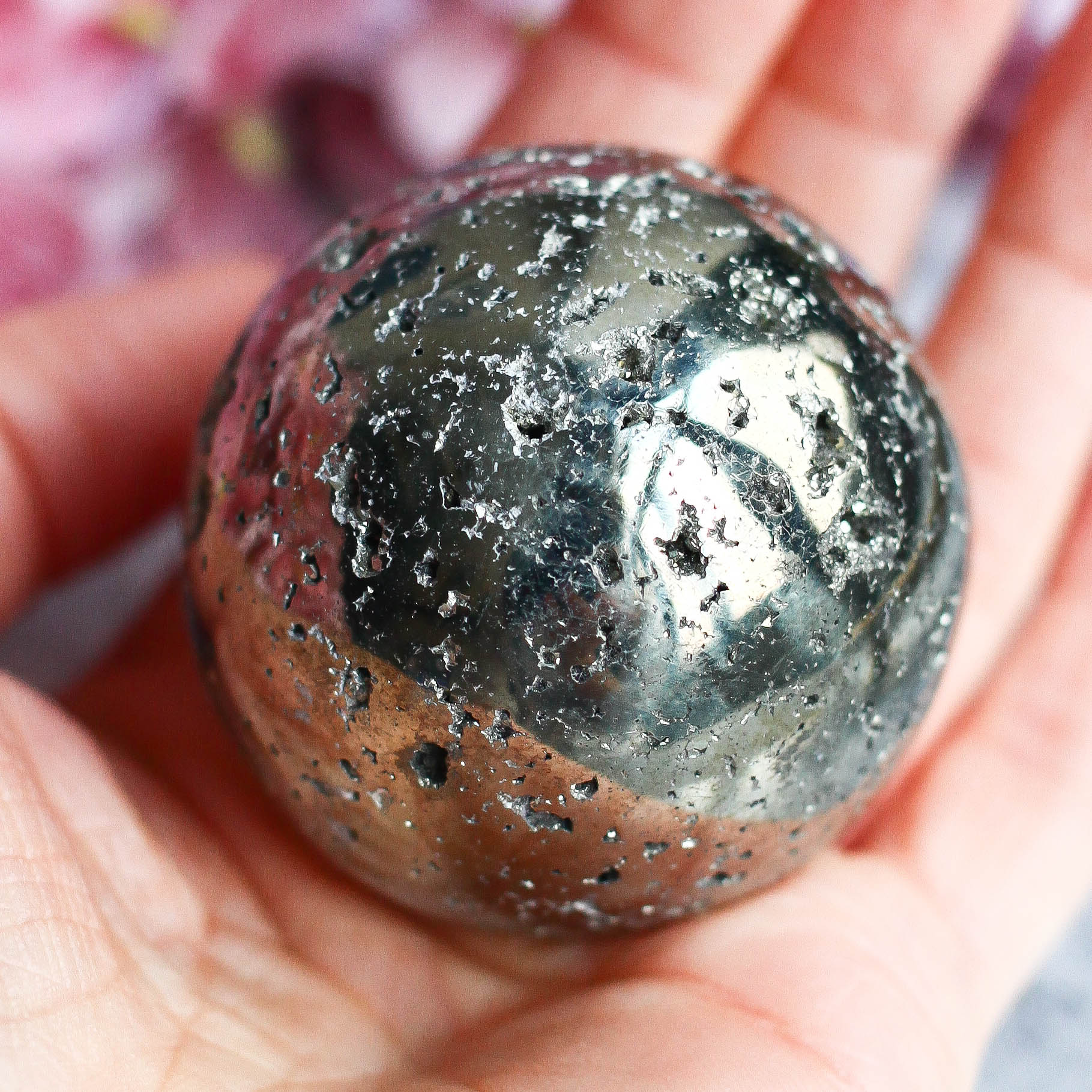 Пирит в форме шара