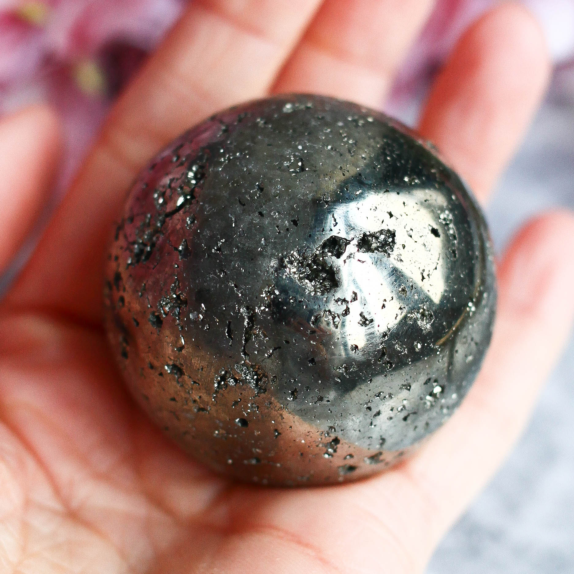 Пирит в форме шара