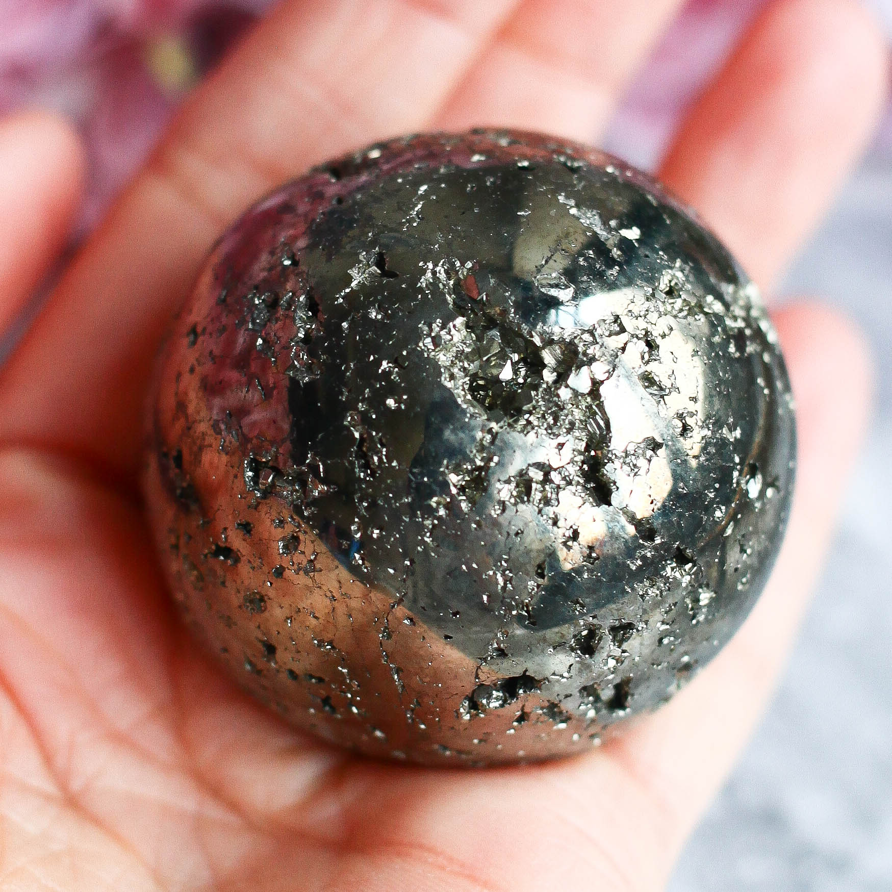 Пирит в форме шара