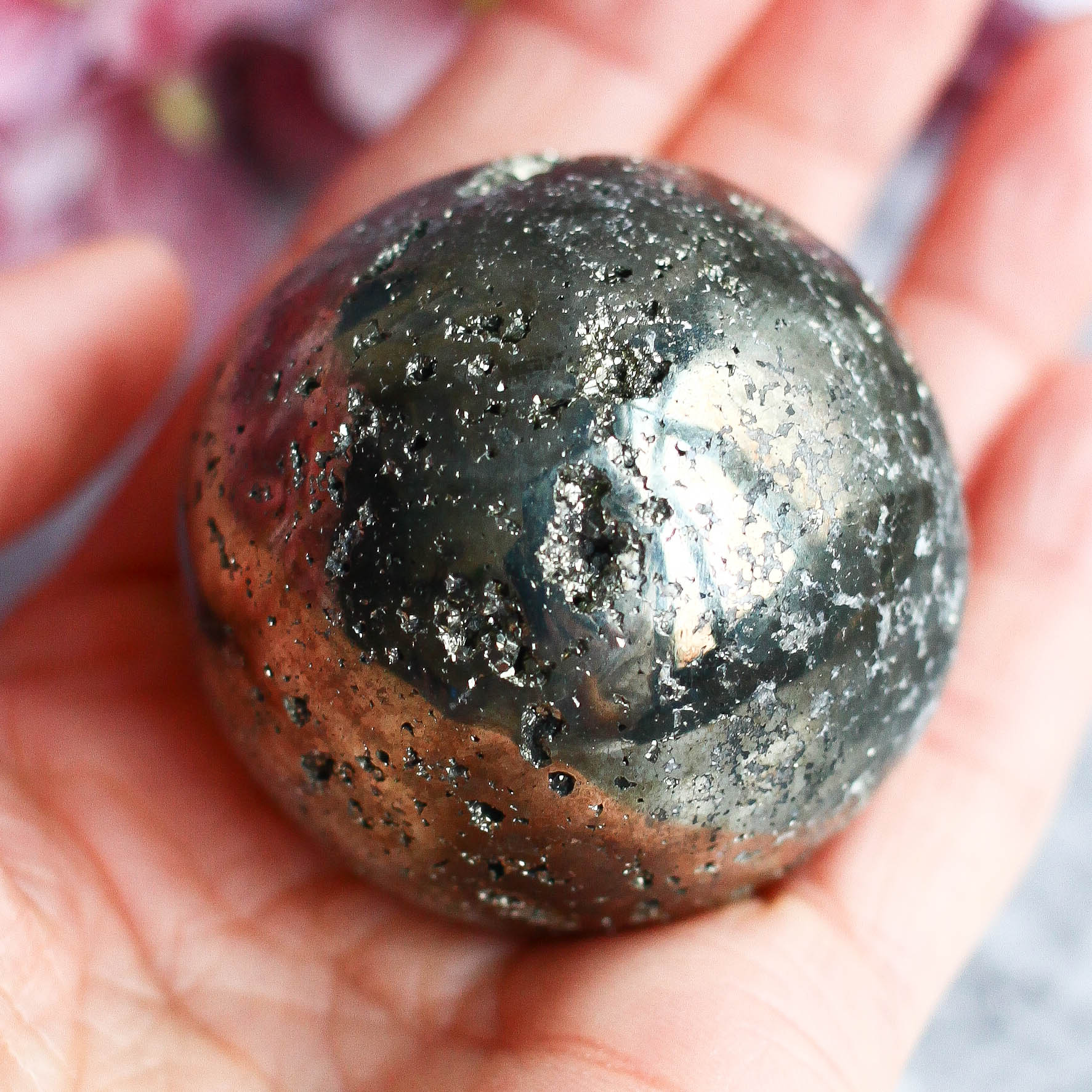 Пирит в форме шара