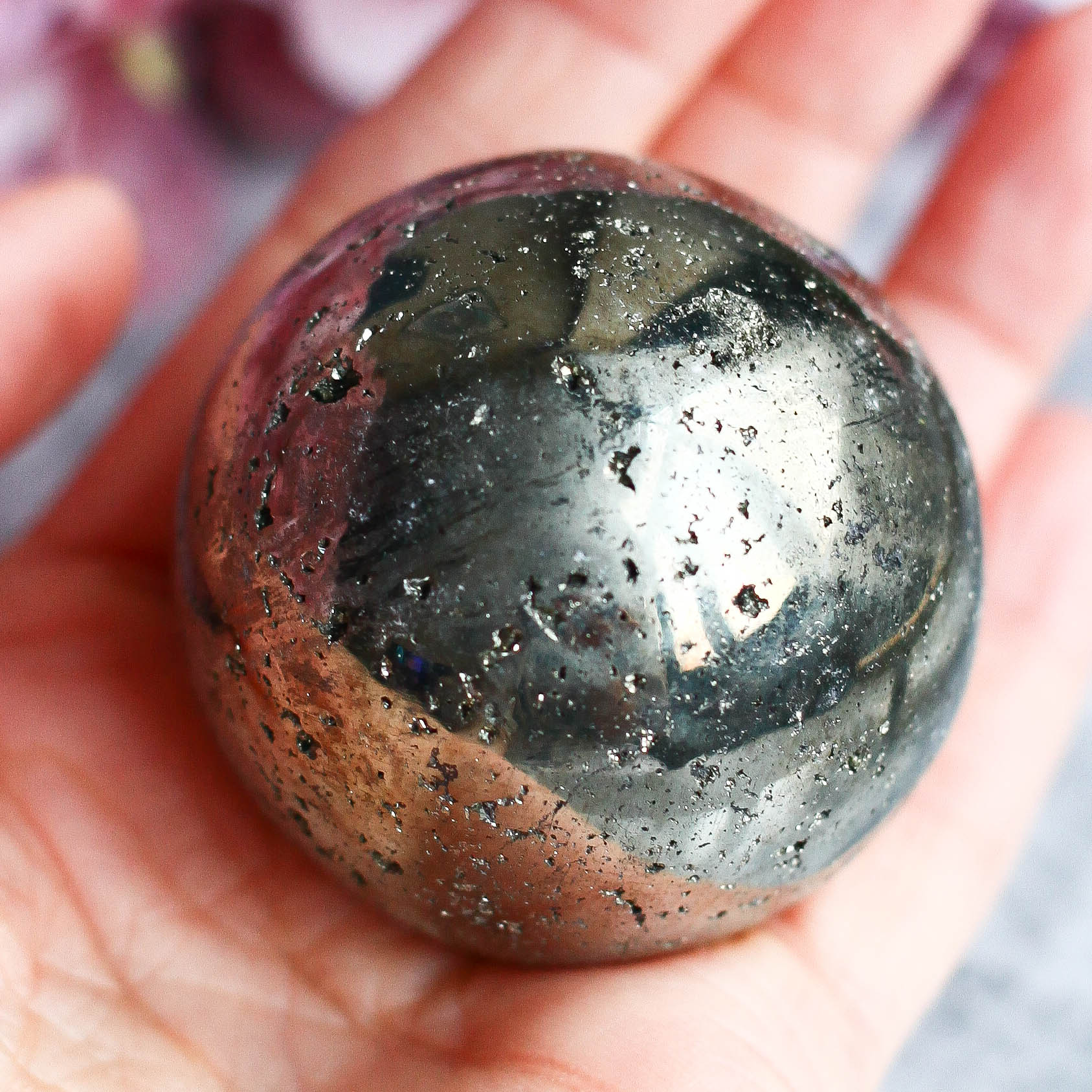 Пирит в форме шара