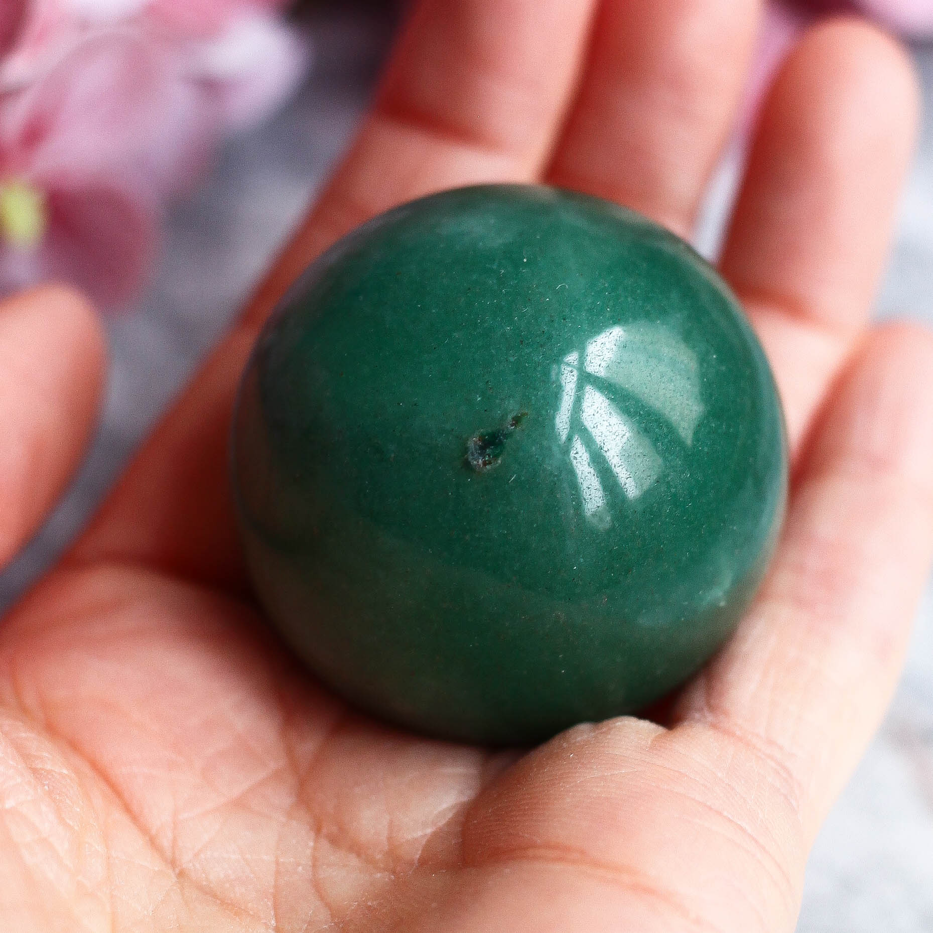 Зеленый авантюрин в форме шара