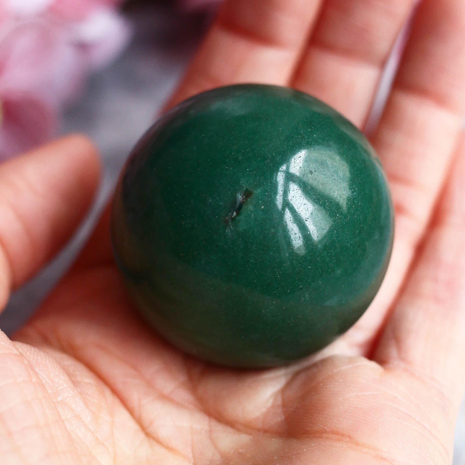 Зеленый авантюрин в форме шара