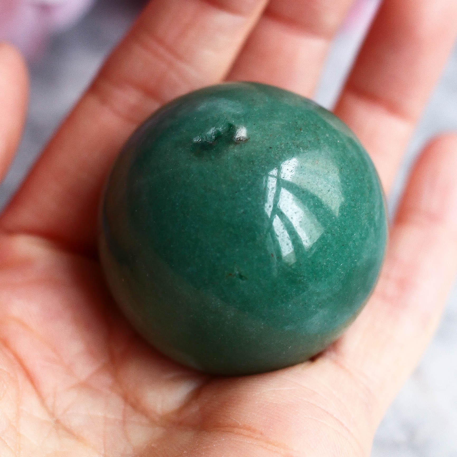 Зеленый авантюрин в форме шара