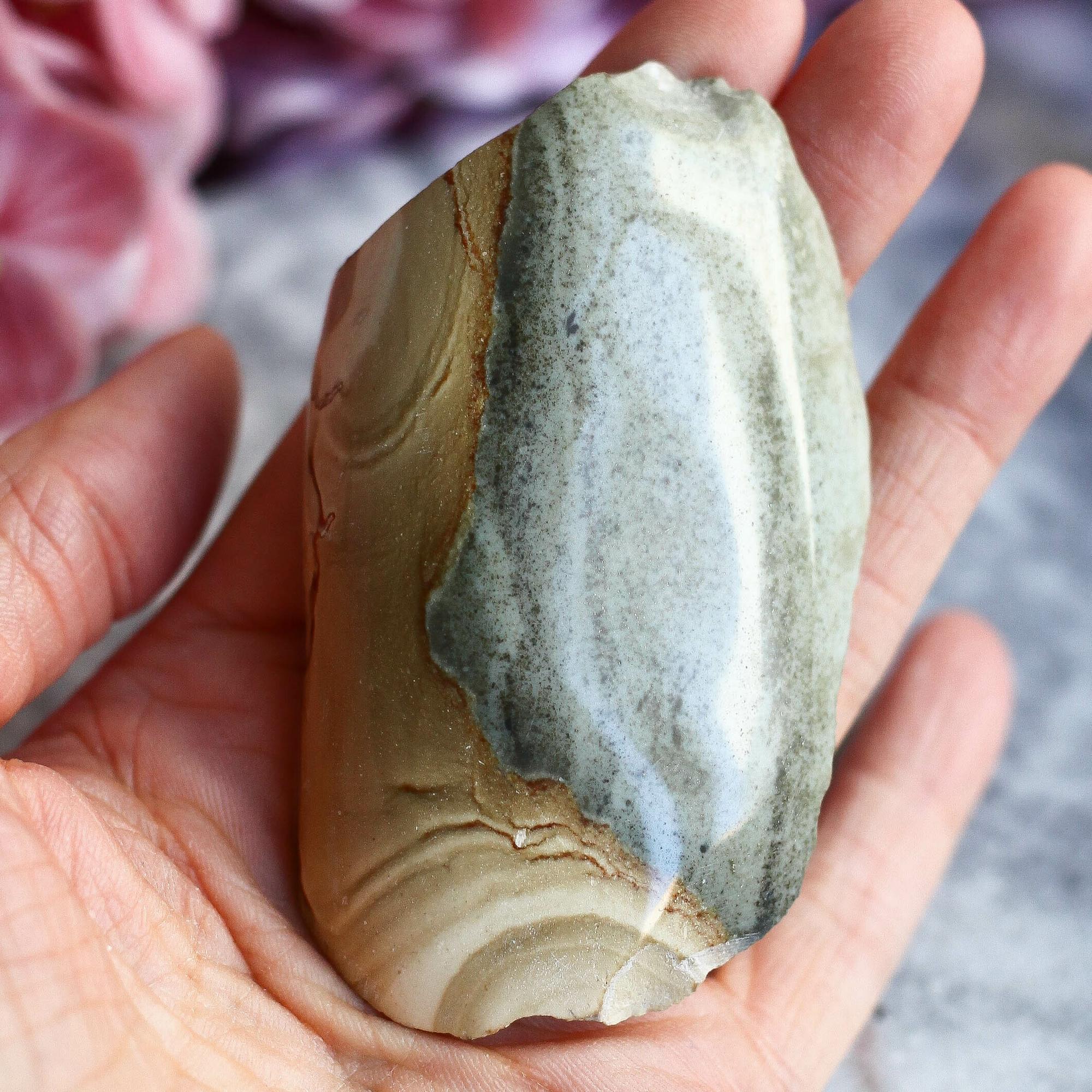 Полихромная яшма приполированная