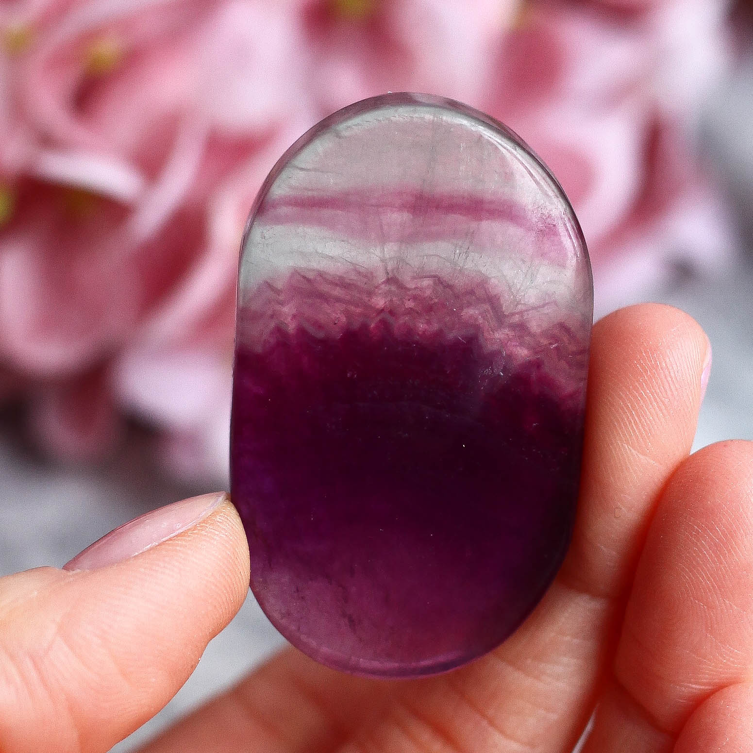 Флюорит в форме гальки