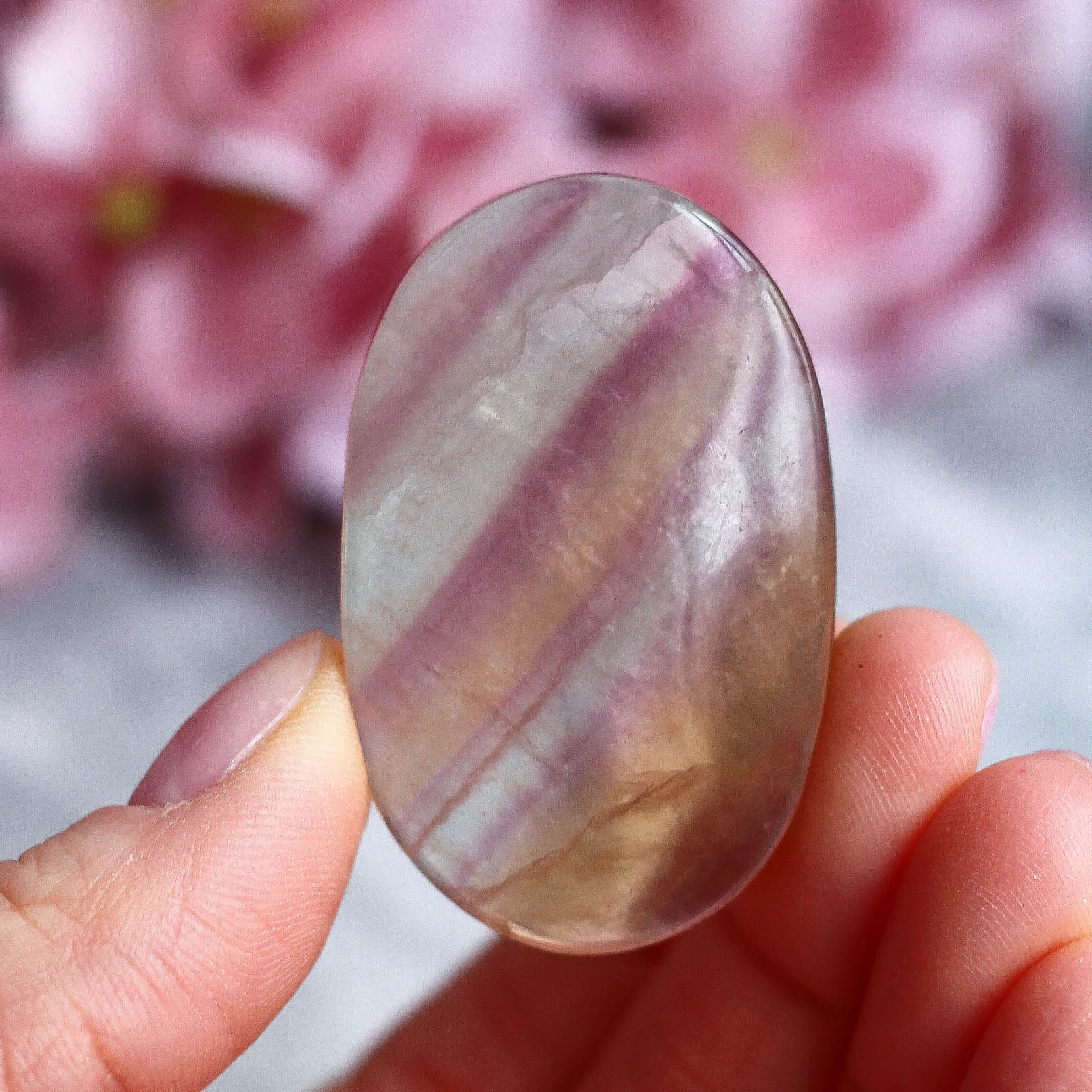 Флюорит в форме гальки