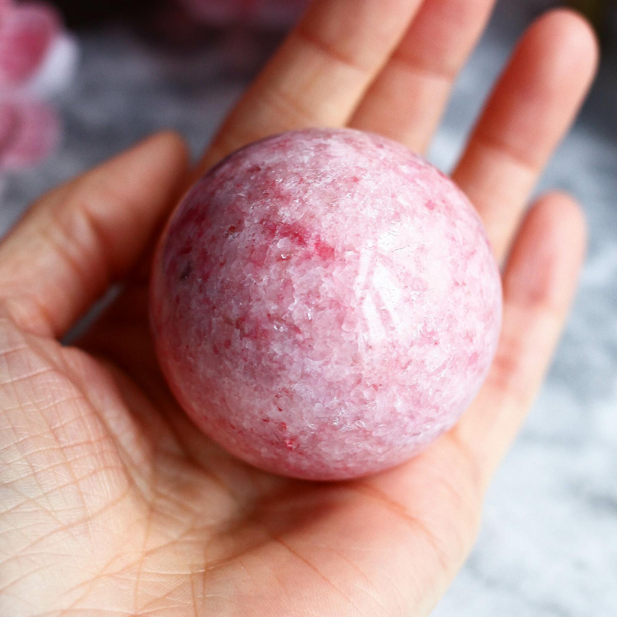 Тулит в форме шара