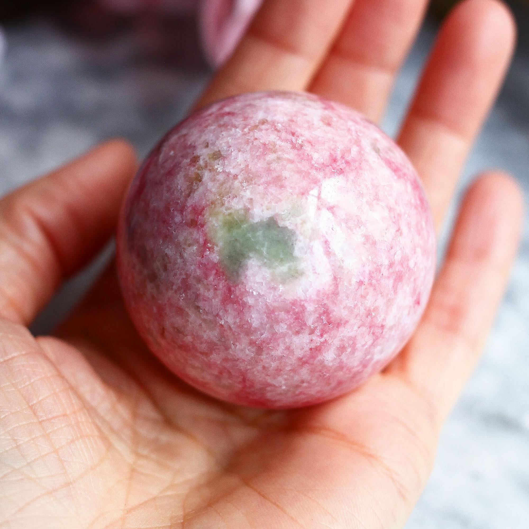 Тулит в форме шара