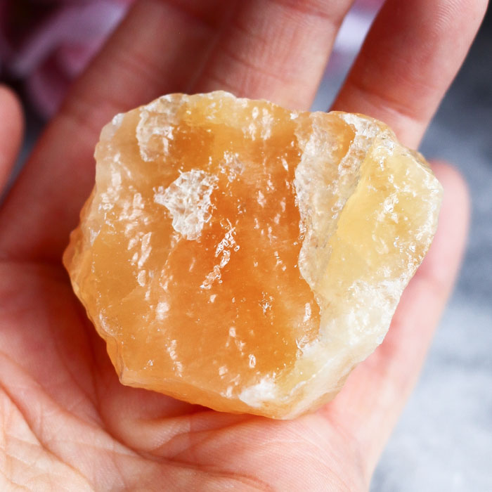 Апельсиновый кальцит необработанный