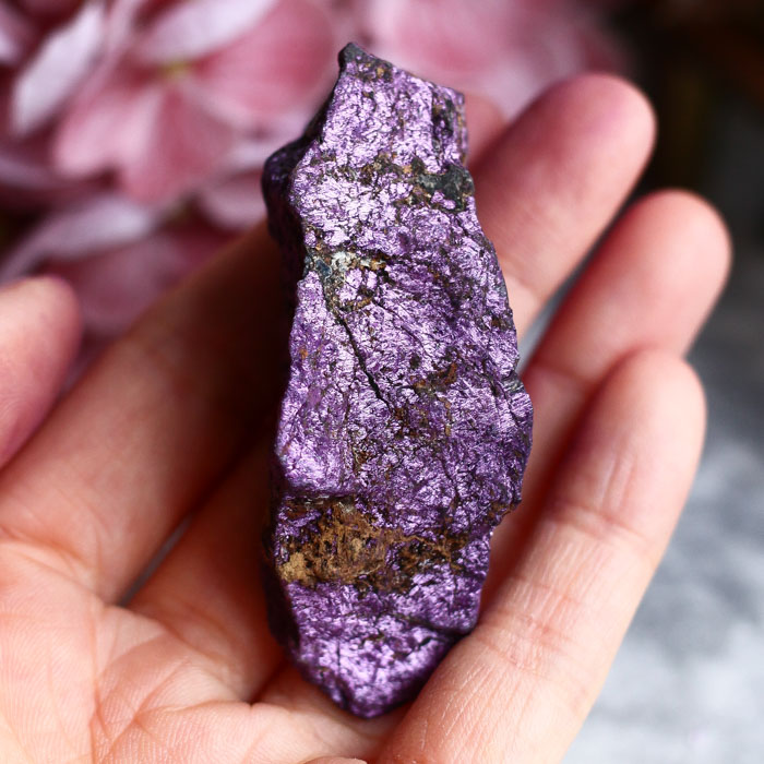 Пурпурит необработанный