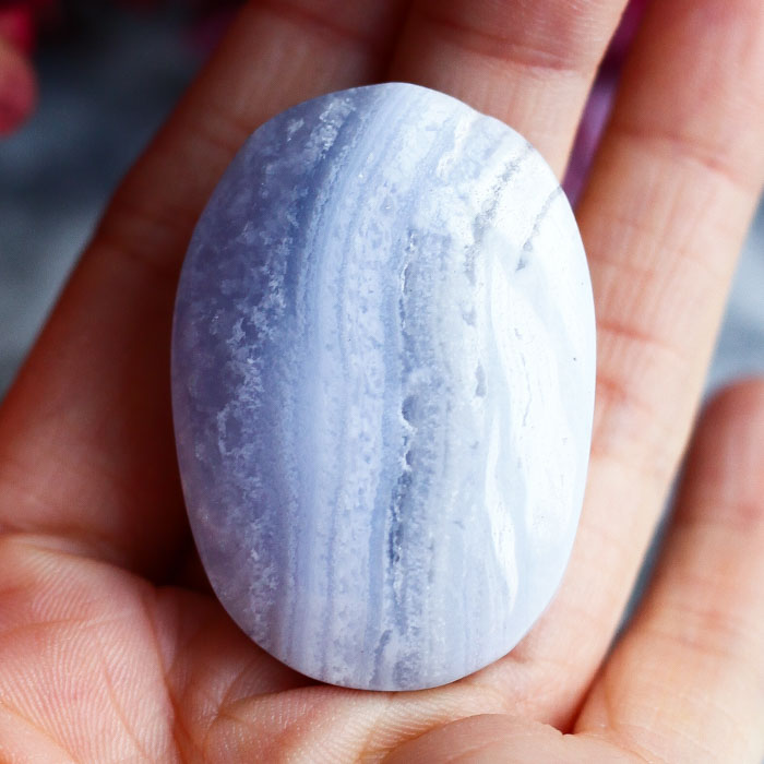 Голубой кружевной агат в форме мини-гальки