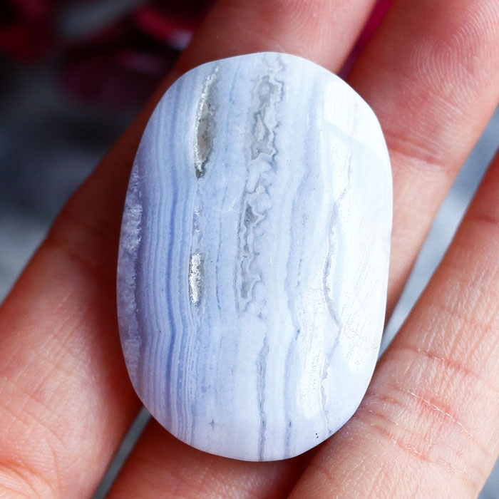 Голубой кружевной агат в форме мини-гальки