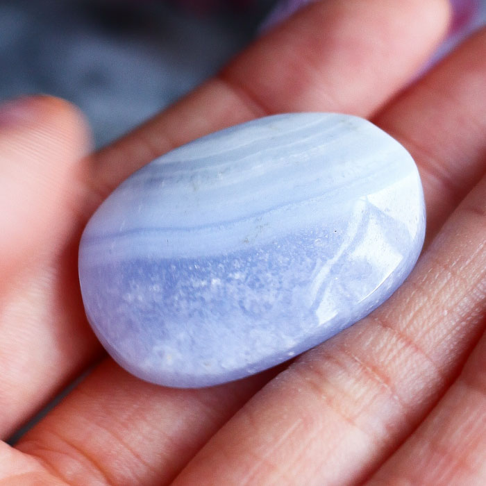 Голубой кружевной агат в форме мини-гальки